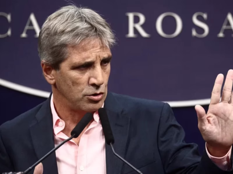 Luis Caputo negó que haya recesión y explicó por qué la economía crece a un ritmo más lento