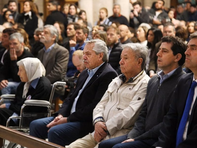Vacunatorio VIP: citaron a Duhalde, Taiana, Valdés y Verbitsky a indagatoria