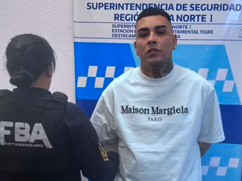Callejero Fino quedó detenido tras un control policial y dijo que iba al cumpleaños de J Rei