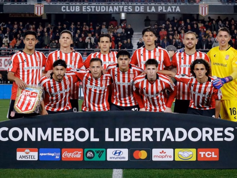 ¿Un regreso inesperado?: Estudiantes de La Plata analiza incorporar a Marcos Rojo para la Libertadores