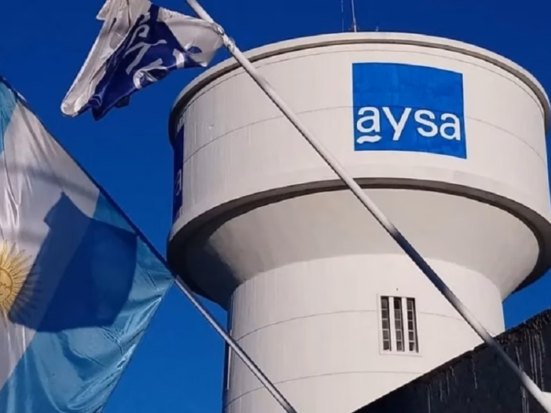 Privatización de AySA: dos consorcios liderados por grupos nacionales se ofrecieron para gestionarla