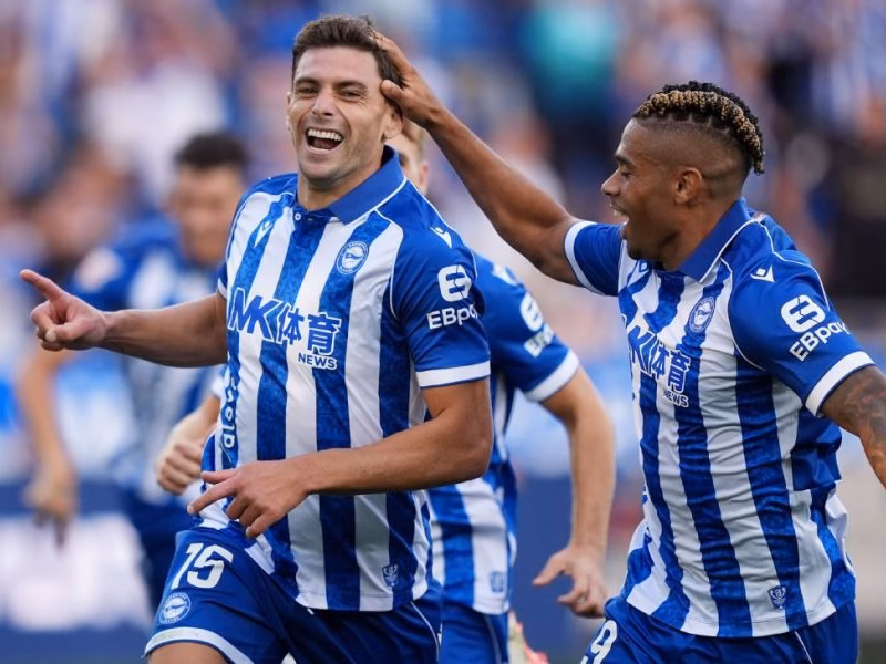 Lucas Boyé, intratable en España: hat-trick y goleada del Alavés ante Osasuna