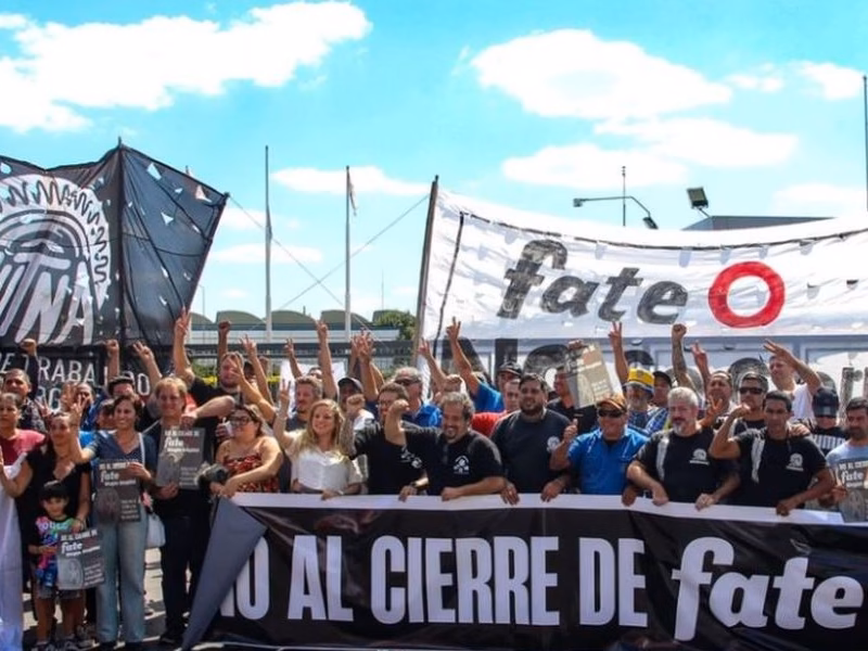 La Justicia ordenó desalojar la planta de Fate ocupada por sindicalistas