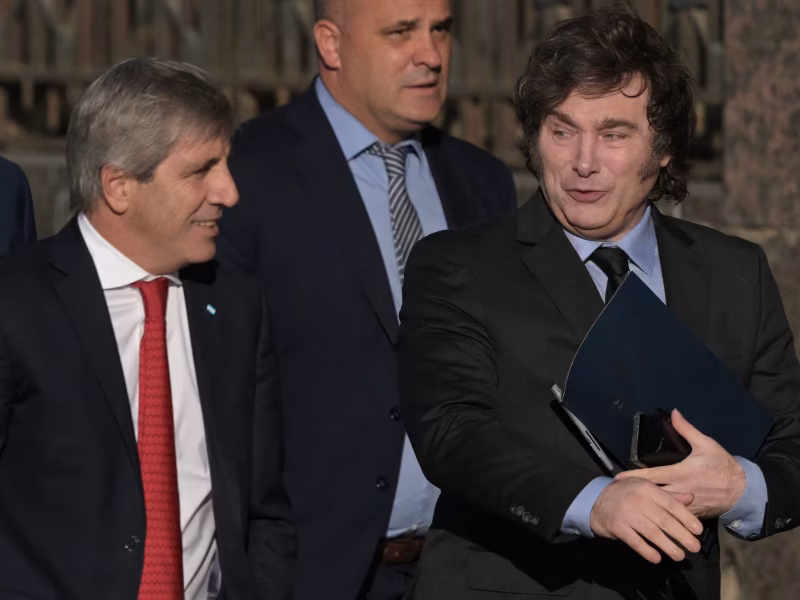 El Ejecutivo debió achicar un 10% el gasto público en agosto para compensar la baja en la recaudación