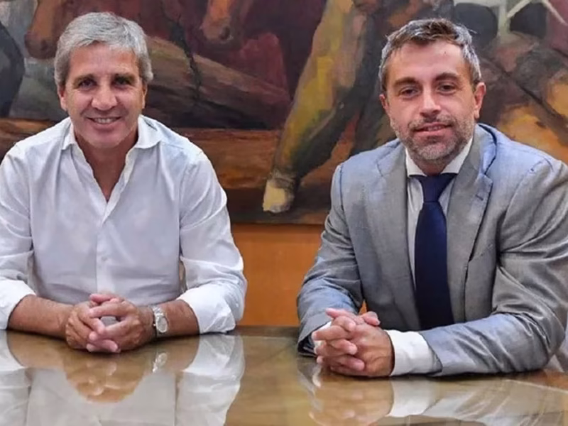 El Ejecutivo descartó una mayor volatilidad en 2027 y defendió el nivel del dólar