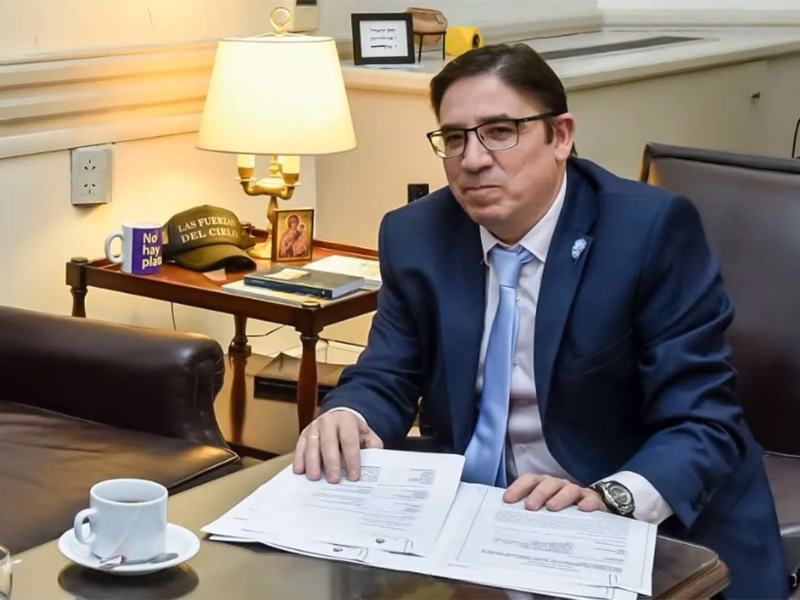 El subsecretario de Políticas Universitarias denunció adoctrinamiento tras la amenaza de una docente a alumnos libertarios