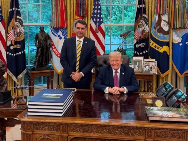 Donald Trump respaldó un posible asilo para Flávio Bolsonaro: “Creo que son buena gente”
